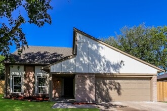 Building Photo - 1434 New Tree Ln