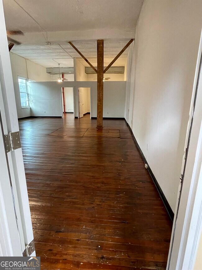 Building Photo - 208 Adamson Square