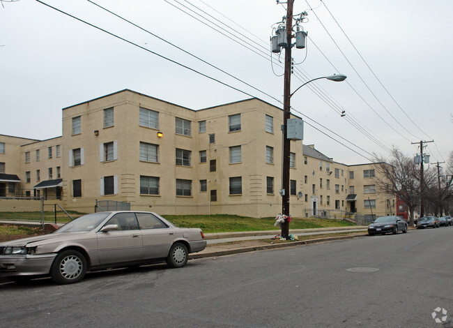 Brookland Manor - Brookland Manor Apartments