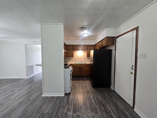 Building Photo - 7510 Hummingbird Ln