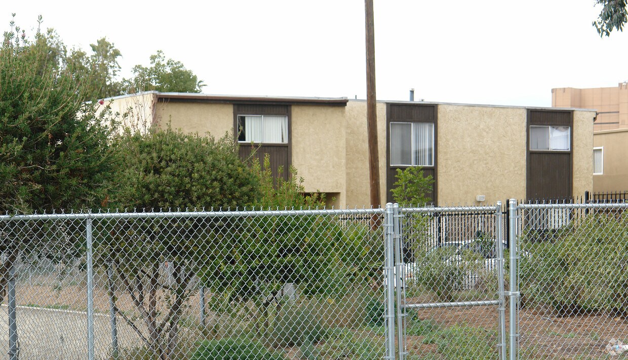 Building Photo - 222 Lincoln Ave