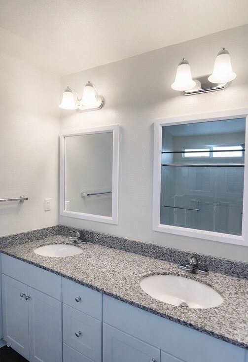 Foto del edificio - 24610 Comanche Creek Dr