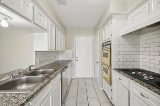 Building Photo - 25114 Spring Ridge Dr