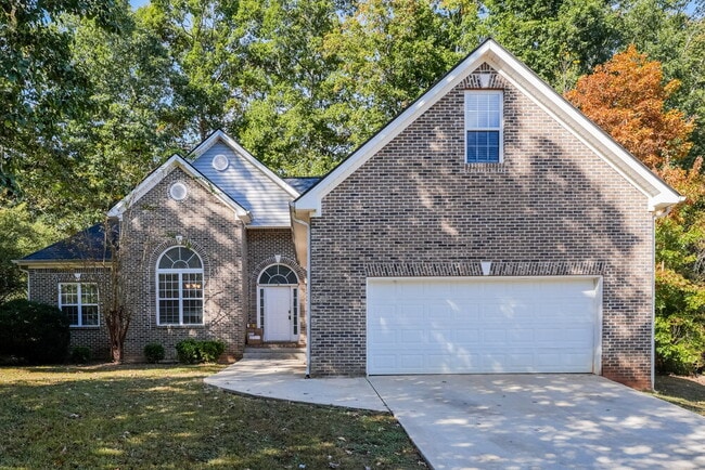 Building Photo - 65 Stephanie Ln