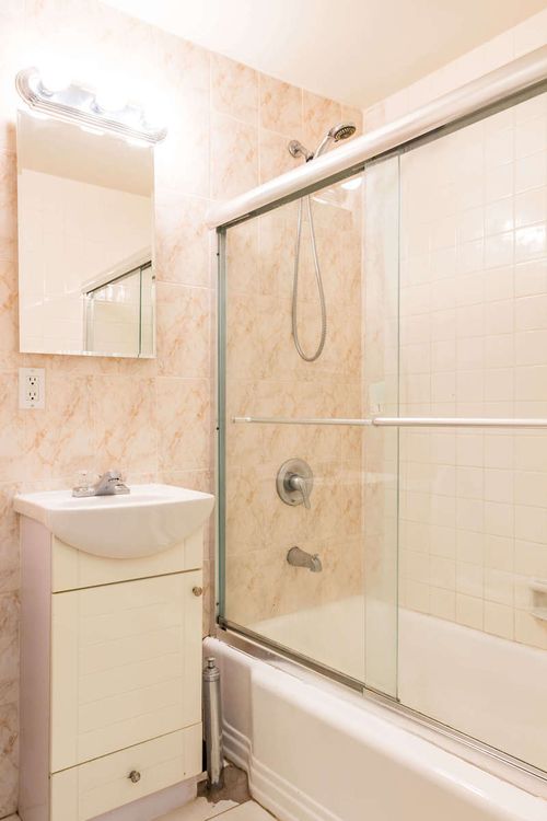 Foto del edificio - 248 E 111th St