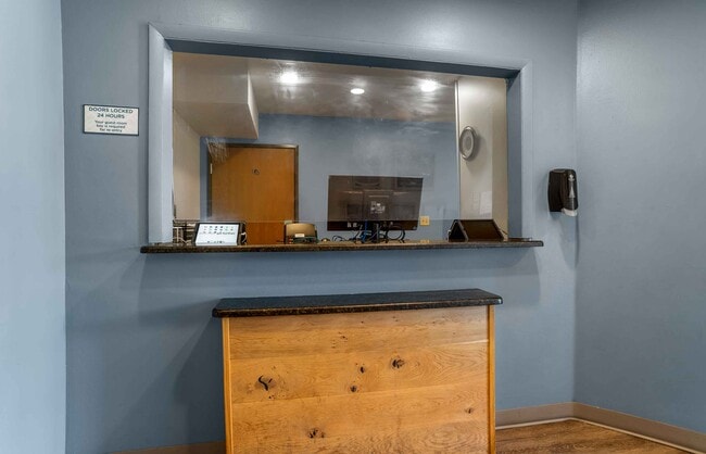 Building Photo - Furnished Studio-Tallahassee - Northwest