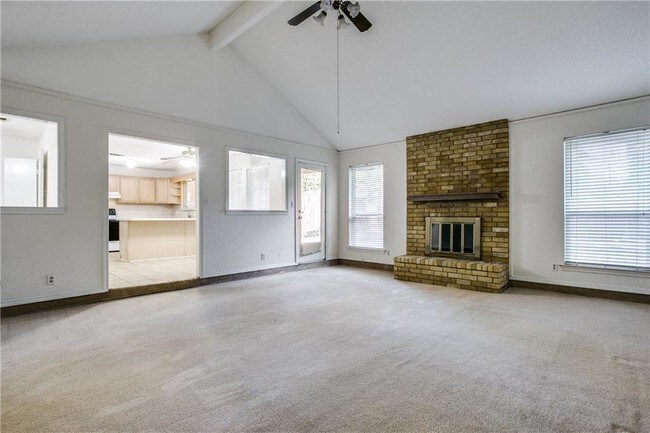 Building Photo - 4805 Bonneville Dr