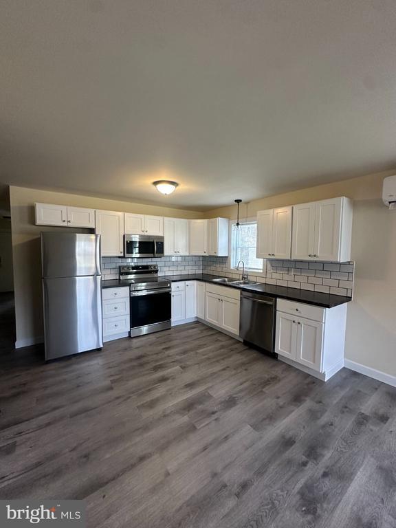 Foto del edificio - 548 Hershey Rd