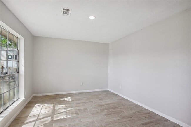 Building Photo - 959 Wavecrest Ln