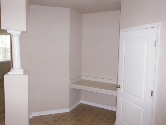 Building Photo - 1450 Villa Capri Cir