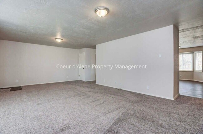 Building Photo - 2 bed, 2 bath duplex in Hayden