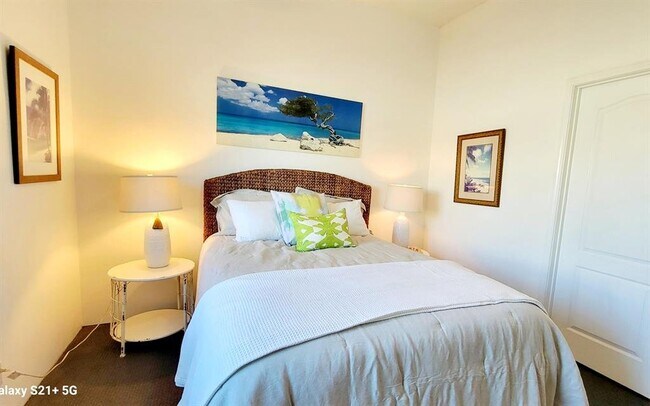 Building Photo - 2 Pebble Beach Dr