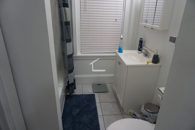 Foto del edificio - Large 2 bed unit on the Green Line with he...
