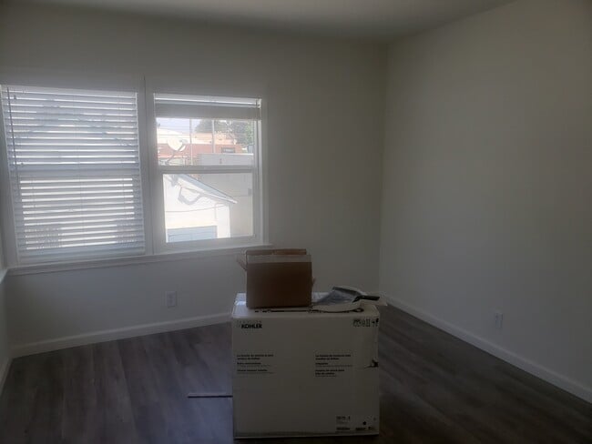 Building Photo - 5650 W Adams Blvd