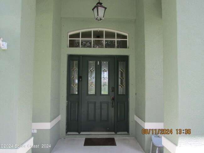 Foto del edificio - 1882 Woodfield Cir