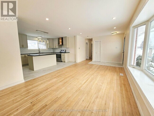 Photo du bâtiment - 38 Sherry Ln