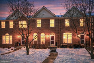 Building Photo - 618 Berwick Ct