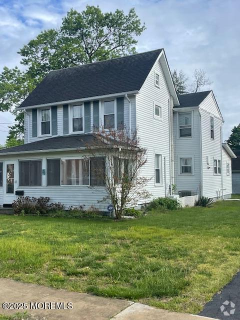 Building Photo - 20 Colfax St