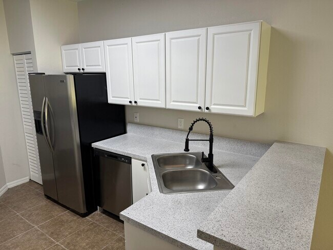 Foto del edificio - 971 Pipers Cay Dr