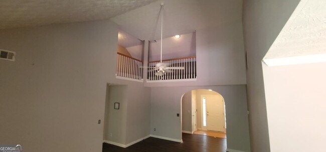 Foto del edificio - 346 Summer Hill Cir