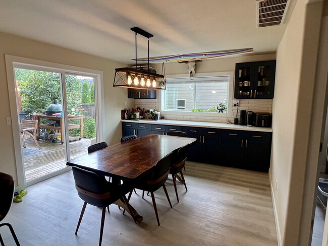 Dining room (renovated 2021) - 10205 7th Pl SE