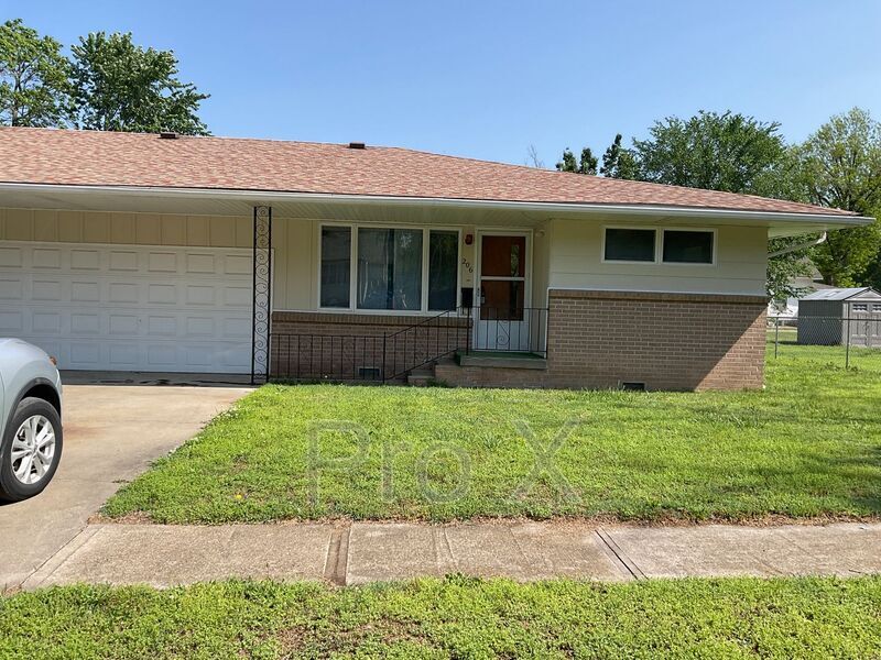 206 W Buffalo St, Girard, KS 66743 House Rental in Girard, KS