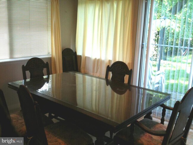 Foto del edificio - 7445 Patterson Rd