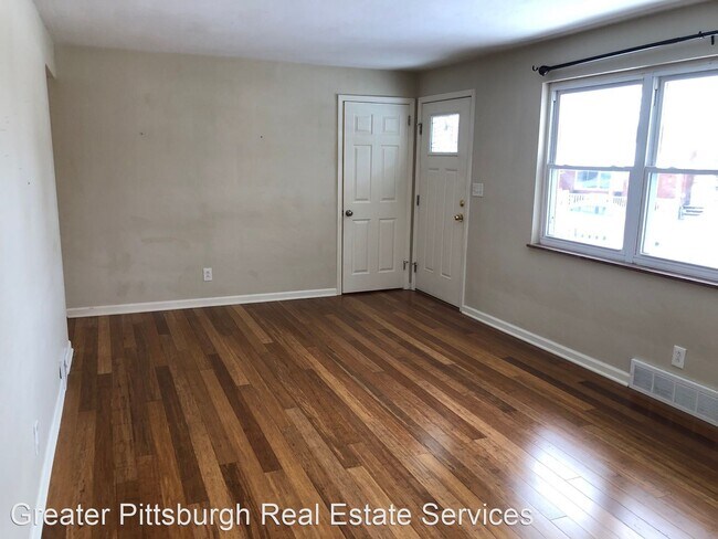 Building Photo - 2 br, 1 bath House - 752 Garlow Blvd.
