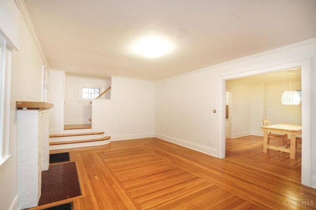 Foto del edificio - 6622 Bramble Ave