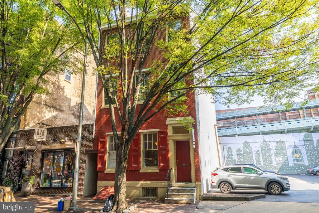 Primary Photo - 239 Race St