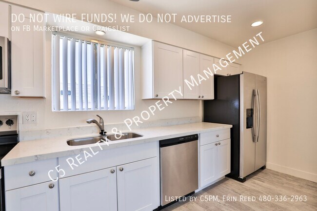 Foto del edificio - 13447 N 31st Dr