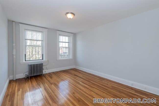 Foto del edificio - 286 Chestnut Hill Ave