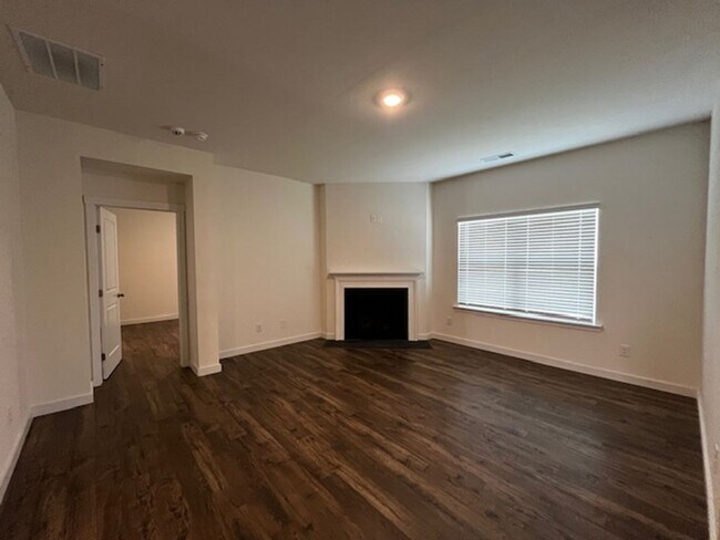 Foto del edificio - One level 4 Bed 3 Bath home built in 2024