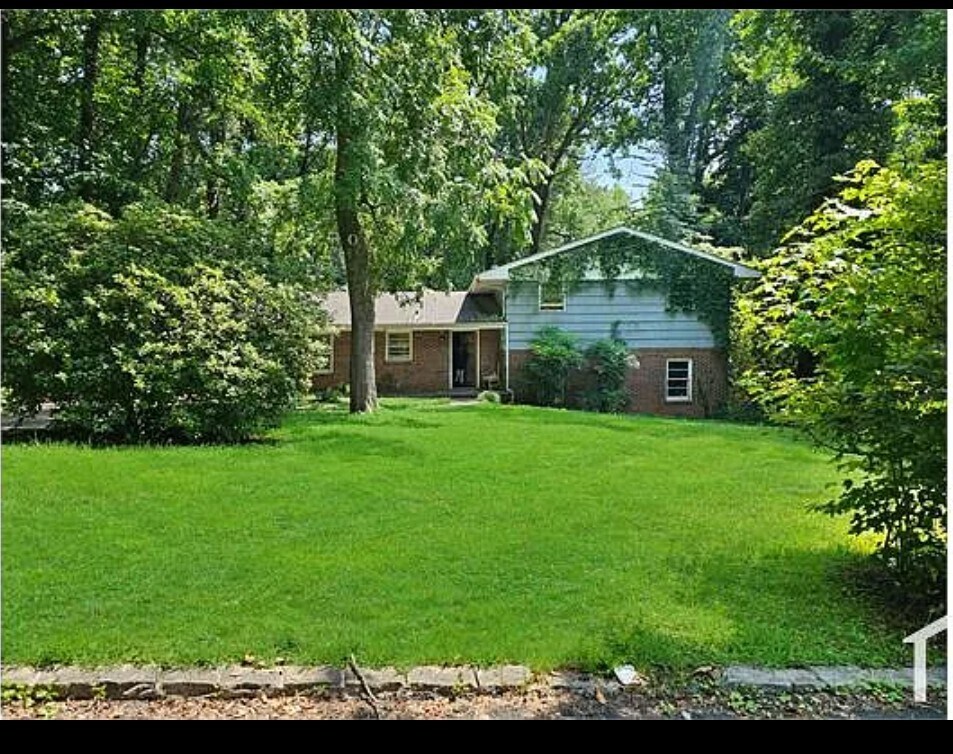 Foto principal - 719 Cheviot Dr