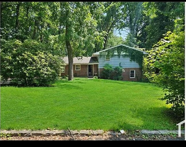 Photo - 719 Cheviot Dr House