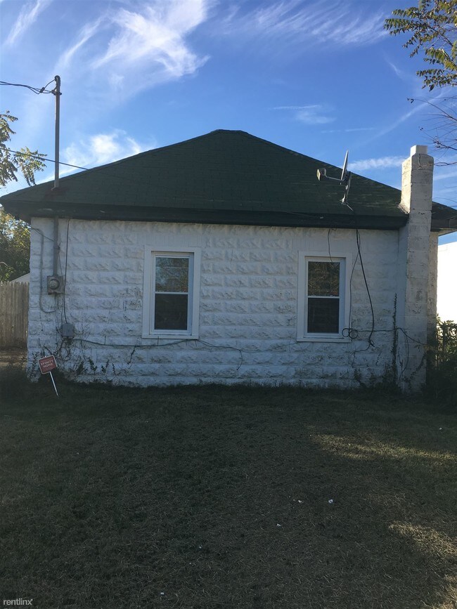 Building Photo - 203 N 3rd St