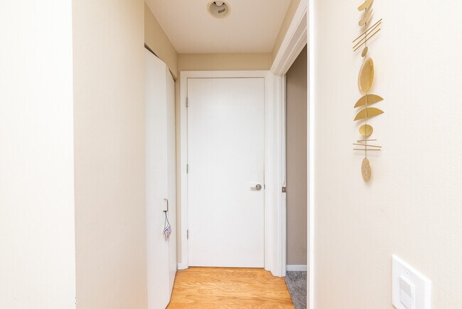Building Photo - 400 N Clinton,-307