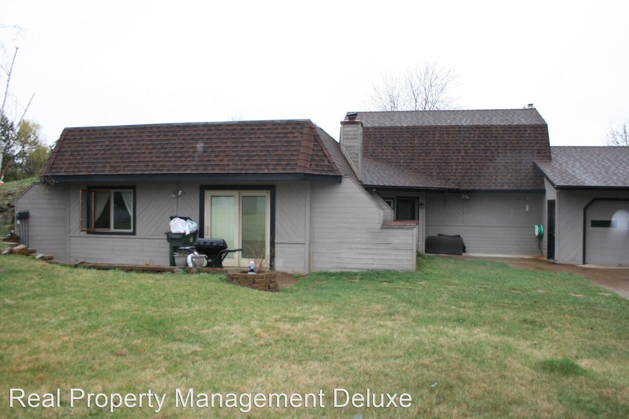 Primary Photo - 3 br, 2.5 bath House - 110 Velkommen St. NE