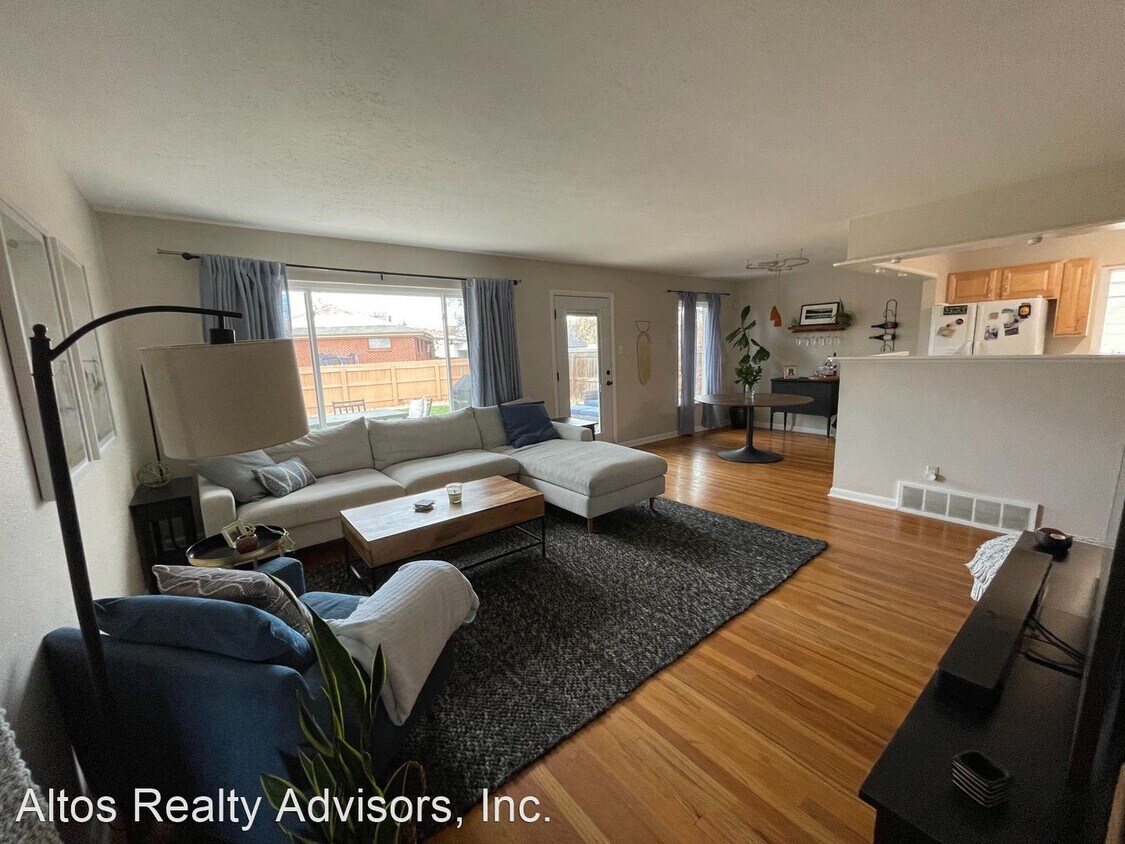 Foto principal - 4 br, 2.5 bath House - 1051 S Holly St
