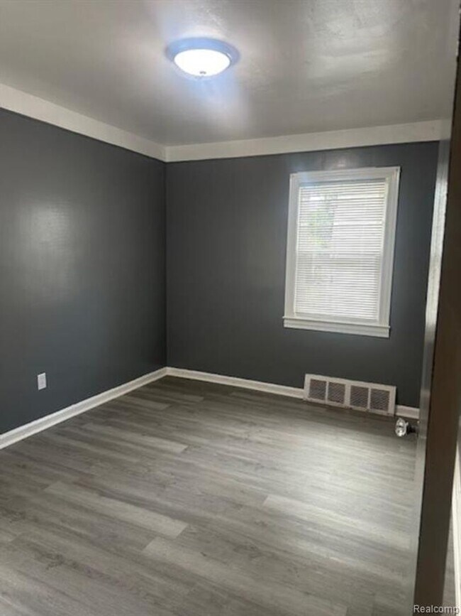 Foto del edificio - Clean 3 Bed / 1 Bath Home