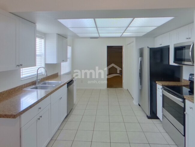 Foto del edificio - 6707 64th Ln E