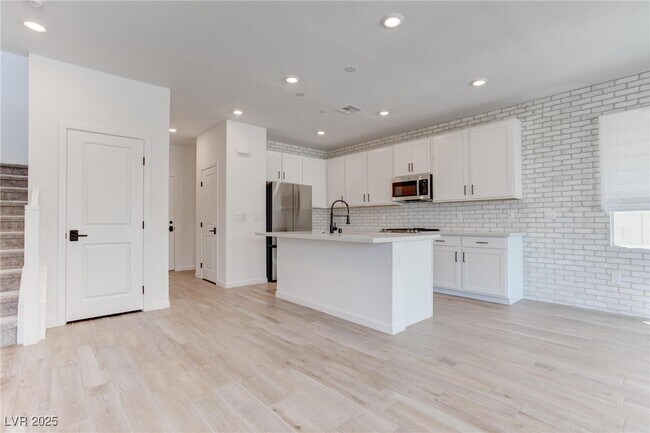 Foto del edificio - 11652 Desert Hollow Avenue