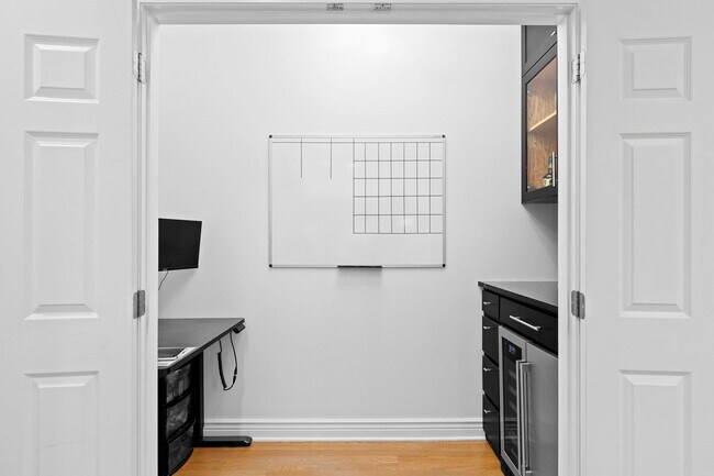 Foto del edificio - 1441 N Wicker Park Ave