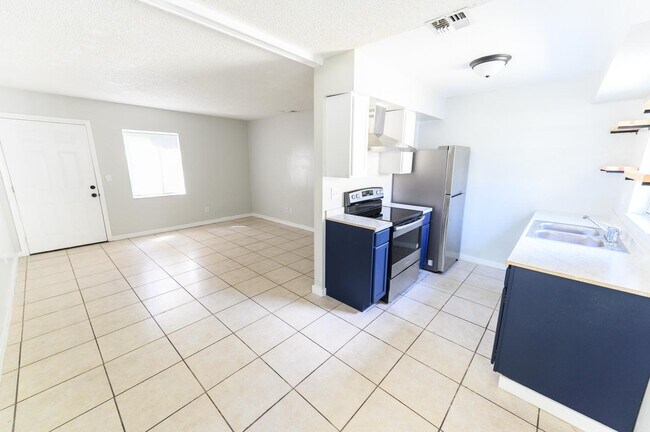 Foto del edificio - 516 Camino Ct