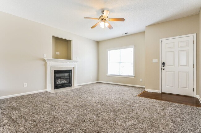 Foto del edificio - 6828 Lakinsville Ln