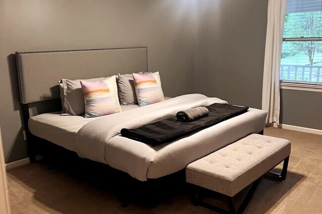 Foto del edificio - 4845 Marsha Dr, Unit 1