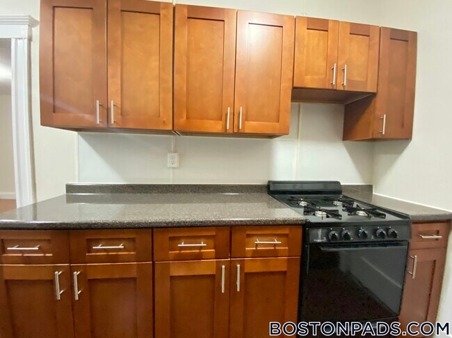 Building Photo - 1167 Boylston St