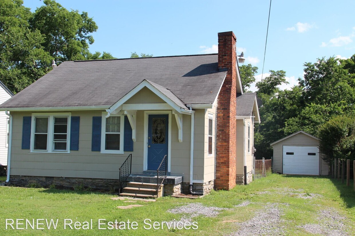 Foto principal - 3 br, 1 bath House - 232 Harris Street