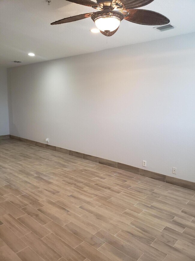 Foto del edificio - 222 Bayfront Dr