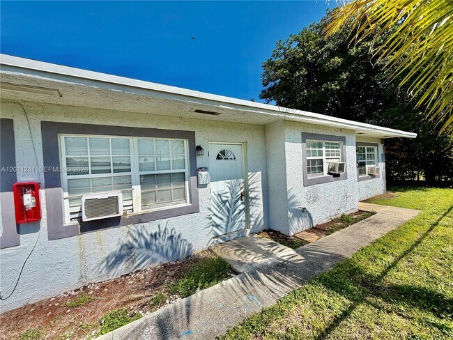 Foto del edificio - 1041 NW 7th Ct